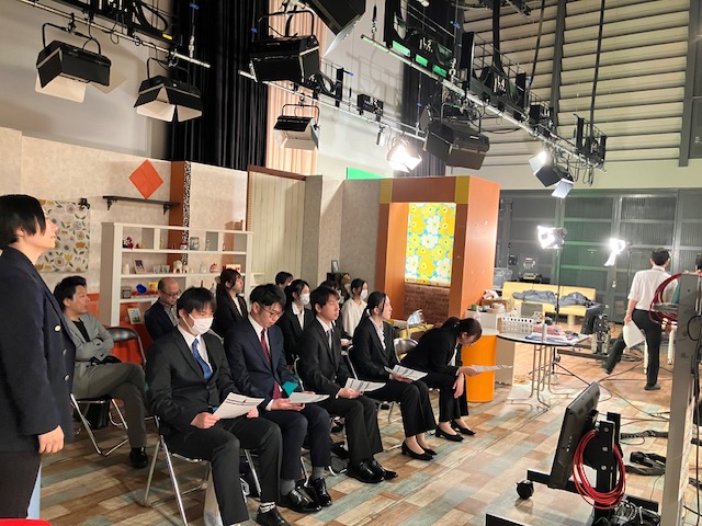 5/30にNCC様のご厚意にて新入社員の研修の一環としてスタジオを見学させていただきました。